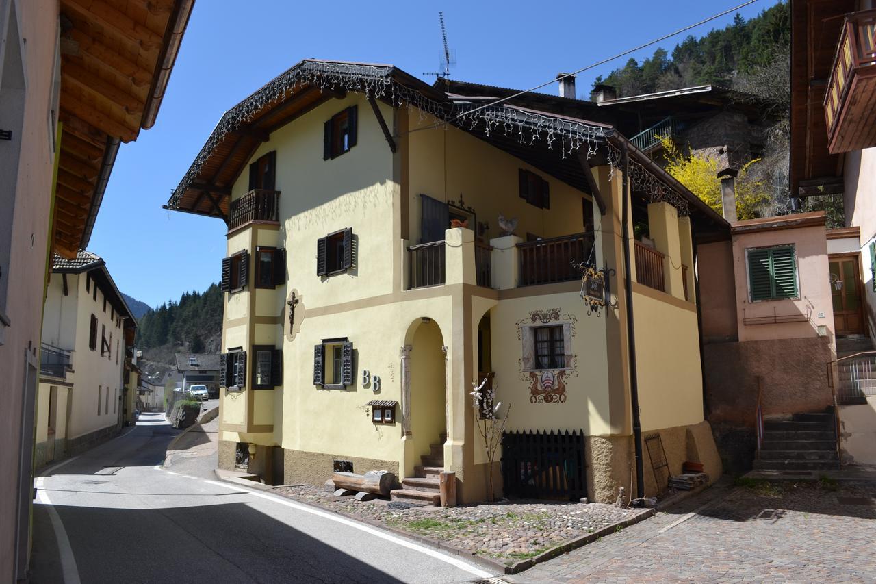 B&B La Tana Dell'Orso - Die Baerenhoehle Кастелло-ди-Фьемме Экстерьер фото